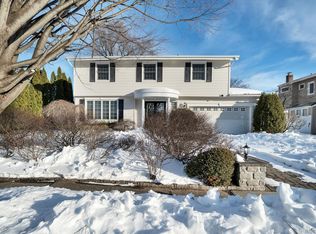 20 Sagamore Way S, Jericho, NY