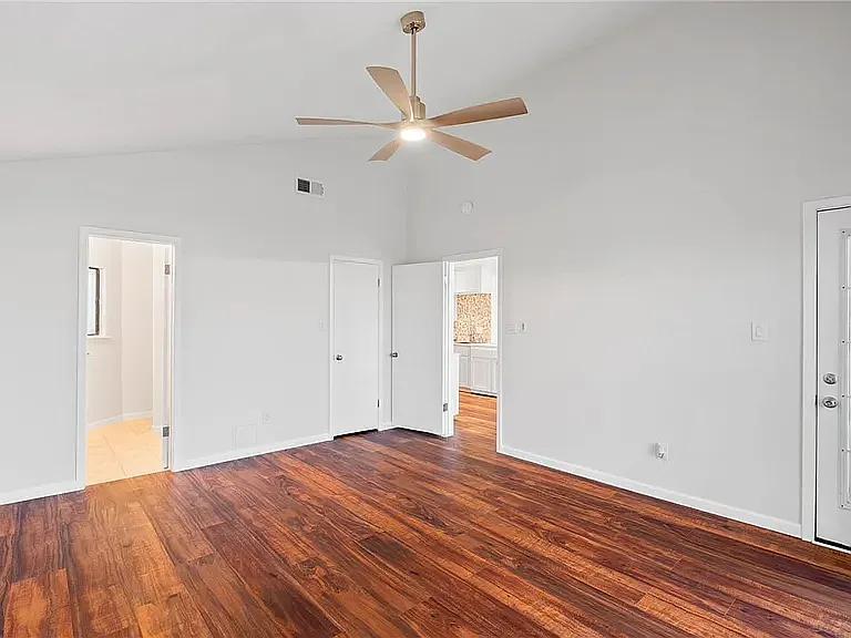 2 bed, 1253 sqft, $2,800 — Photo 2