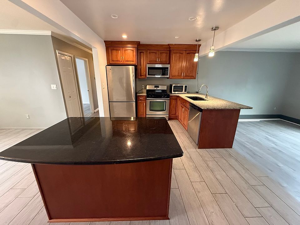 1st image of 20380 Garden Ct
