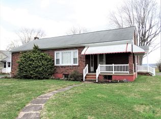 279 W Maple Grove Rd, Denver, PA 17517