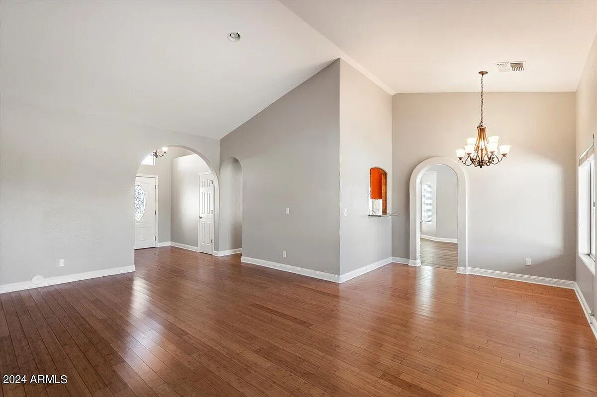 3 bed, 2.5 bath, 1829 sqft, $3,000 — Photo 3