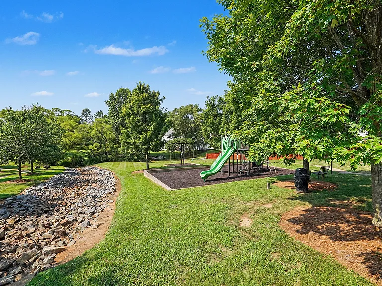 9231 Mitchell Glen Dr — Photo 26