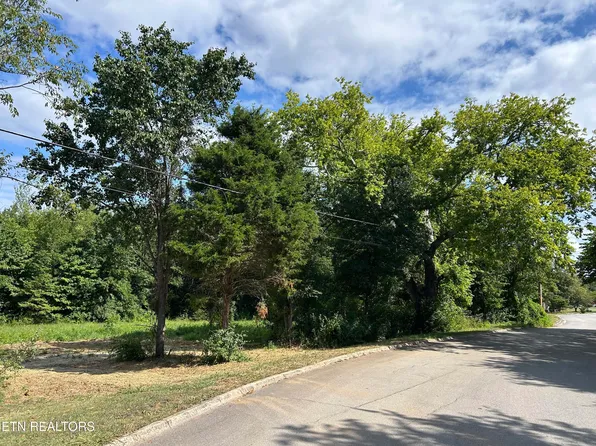 N Linden Dr, Alcoa, TN 37701
