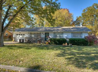 1723 Glenwood Pl, Carthage, MO 64836