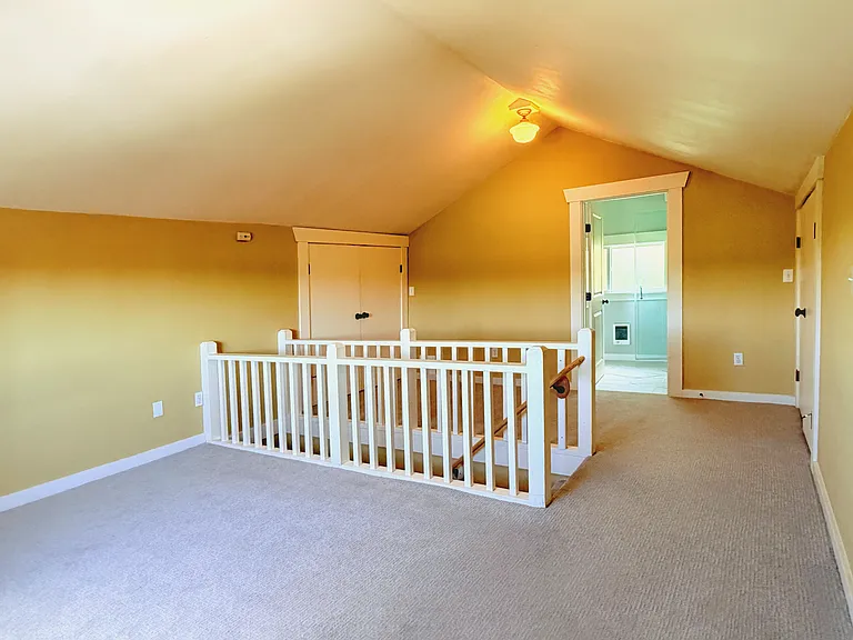 3001 E Union St — Photo 10