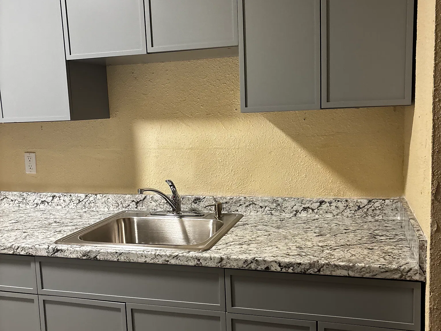 1 bed, 600 sqft, $2,395 — Photo 4
