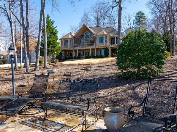 812 Kingsford Ct, Seneca, SC 29672