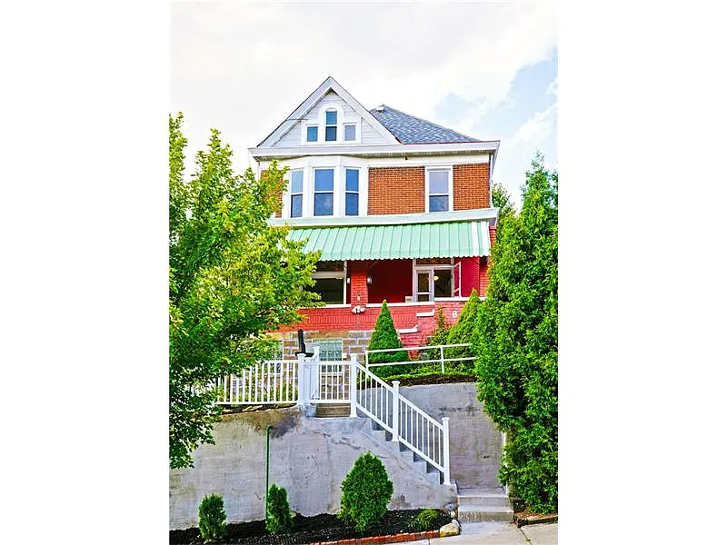 841 Lilac St photo 1