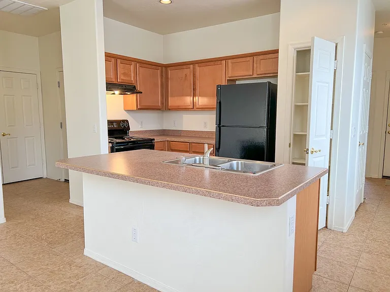 1715 Pinon Dr — Photo 5