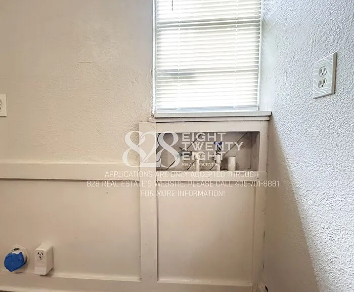 507 E Walnut St — Photo 12