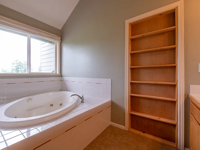 Master Jacuzzi Bath