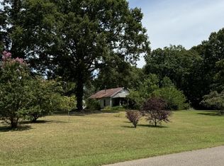 1000 Point Mason Rd, Big Sandy, TN 38221