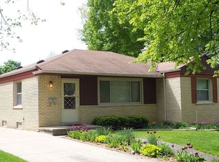 304 Pioneer Dr, Pontiac, MI 48341
