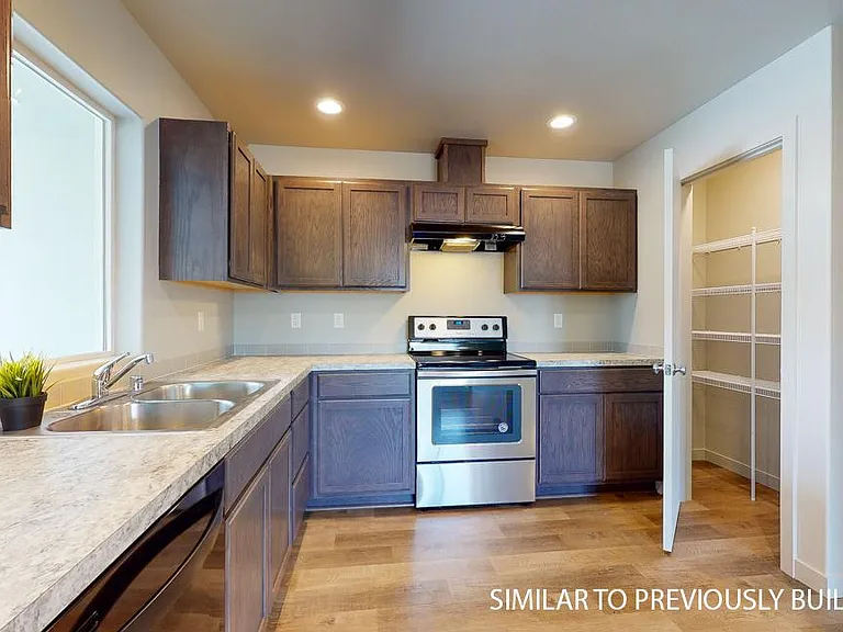 324 Merrick Ave — Photo 3