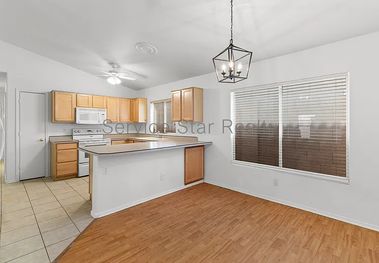 3039 E Hononegh Dr — Photo 9