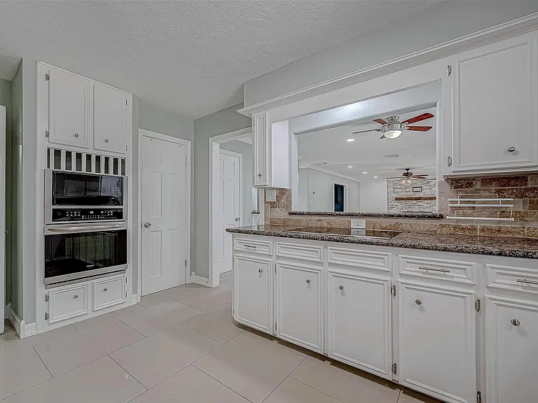 8110 Bent Oak Ln — Photo 18