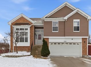 308 S Hackberry Cir, Round Lake, IL 60073