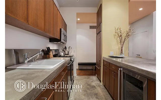 Sold by Douglas Elliman | media 14