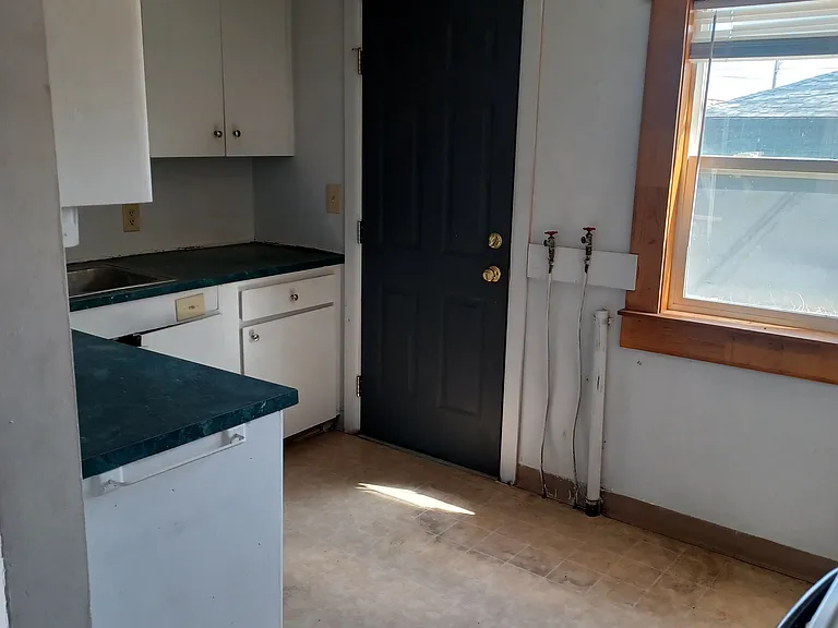 1922 Franklin St #1922 — Photo 3