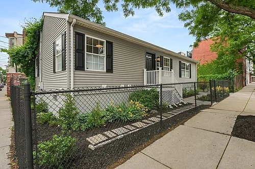79 Cottage St #2 Photo 1