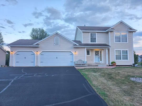 137 Kruger Ln, Ellsworth, WI 54011