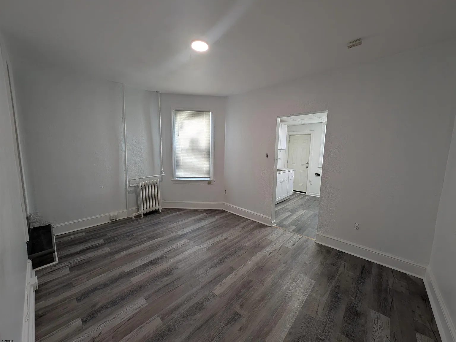 3 bed, 1.0 bath, $2,150 — Photo 4