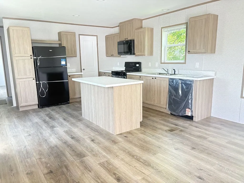 3 bed, 2.0 bath, 1216 sqft, $1,500 — Photo 2