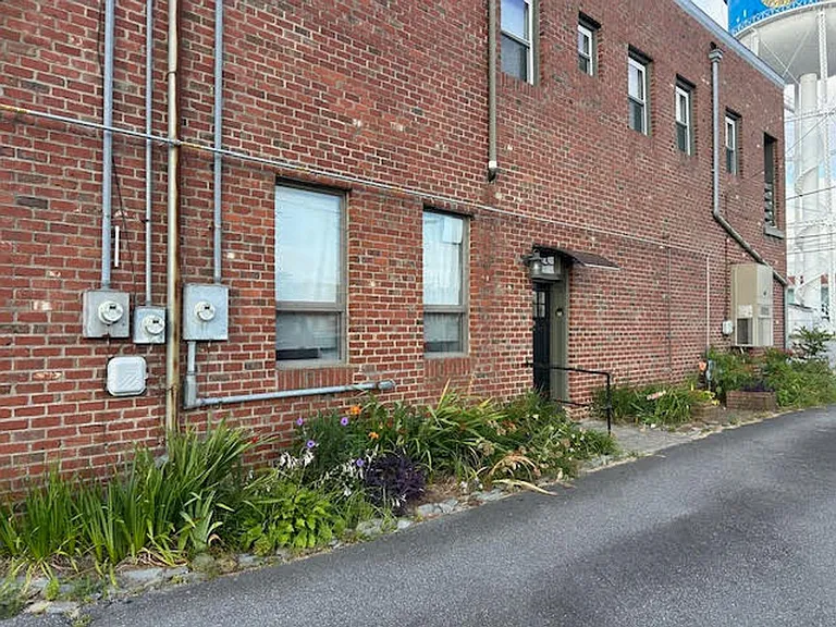 218 N Martin Luther King Jr Dr — Photo 11