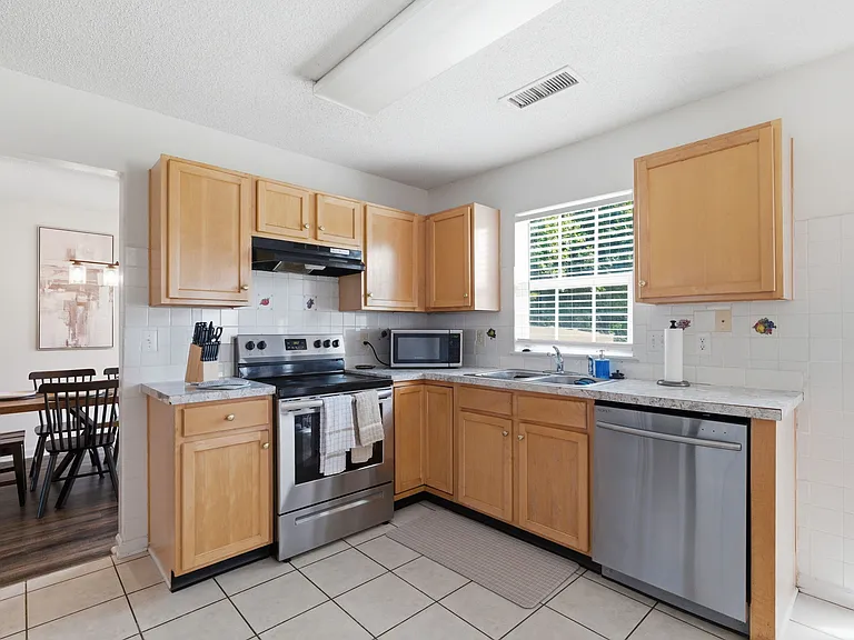 7149 Cobden Ln — Photo 6