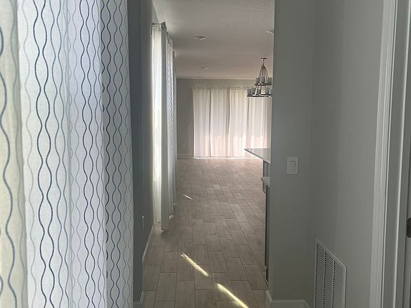 4th image of 734 Via Como St