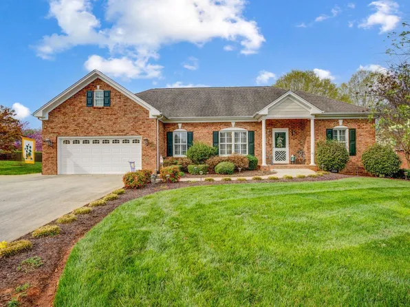 1132 Ambassador Dr, Forest, VA 24551