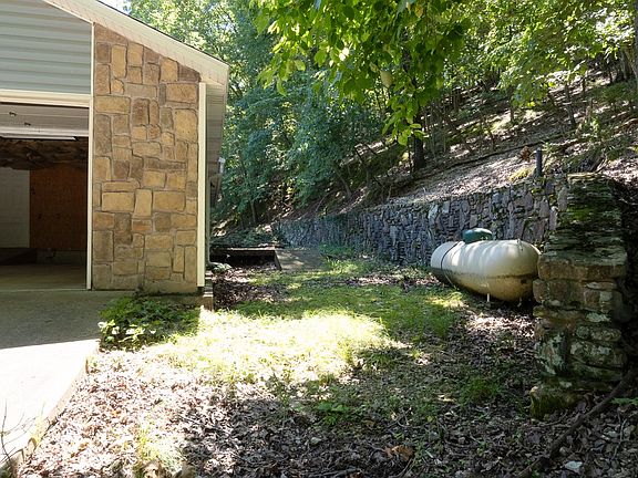 3rd image of 11747 Dogwood Dr