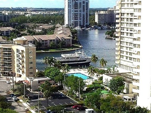 3rd image of 3901 S Ocean Dr APT 16P