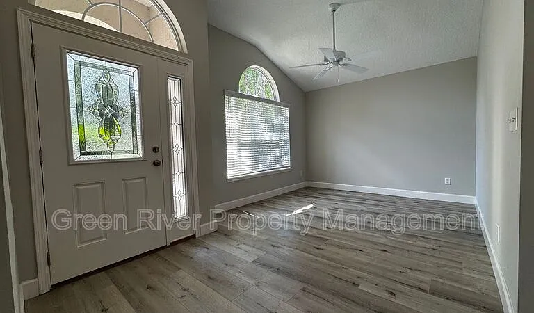 338 Bridgestone Ct — Photo 3