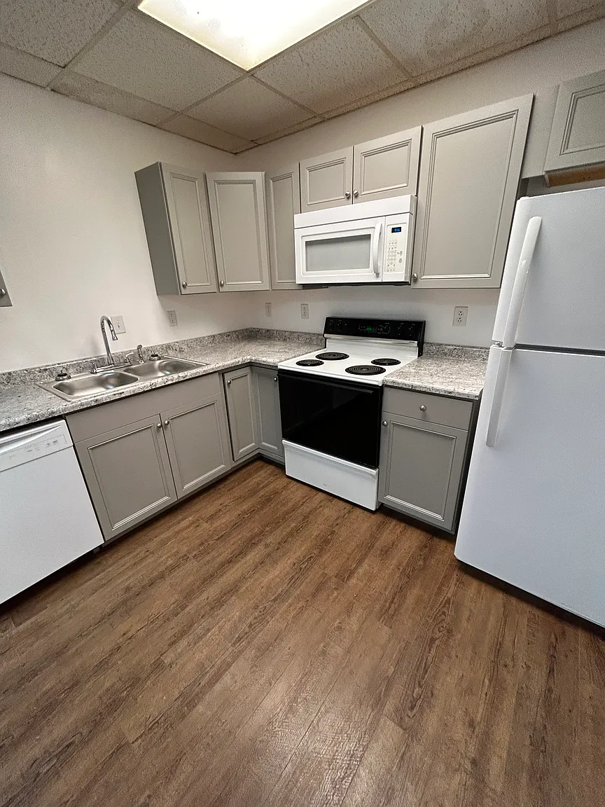 2448 H St photo 1