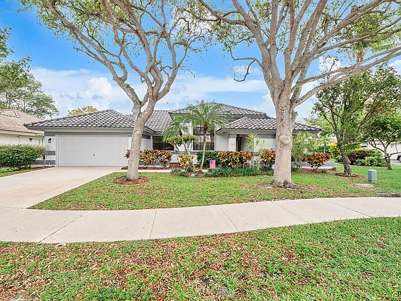 3rd image of 9561 N Orchard Circle