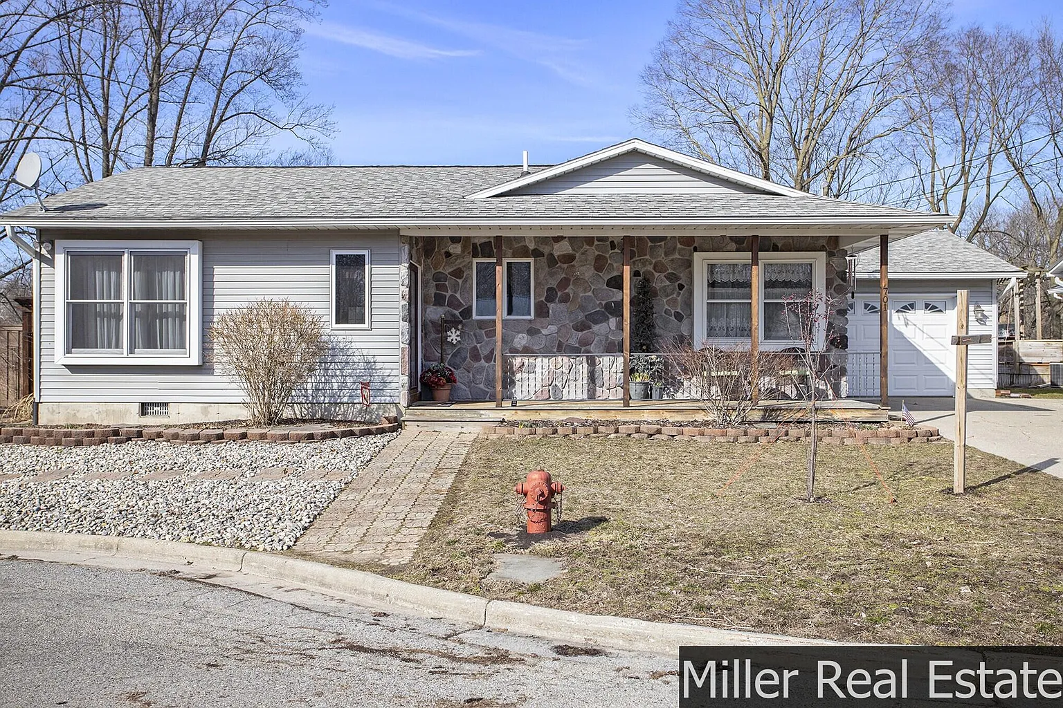 701 W High St photo 1