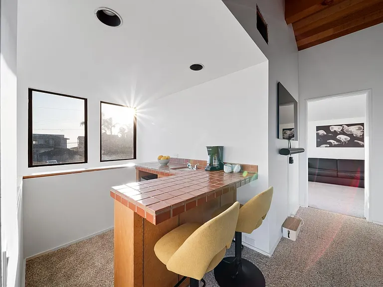 5643 Linda Rosa Ave — Photo 43