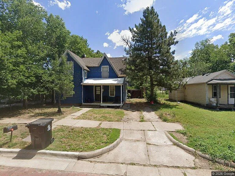 326 N 11th St