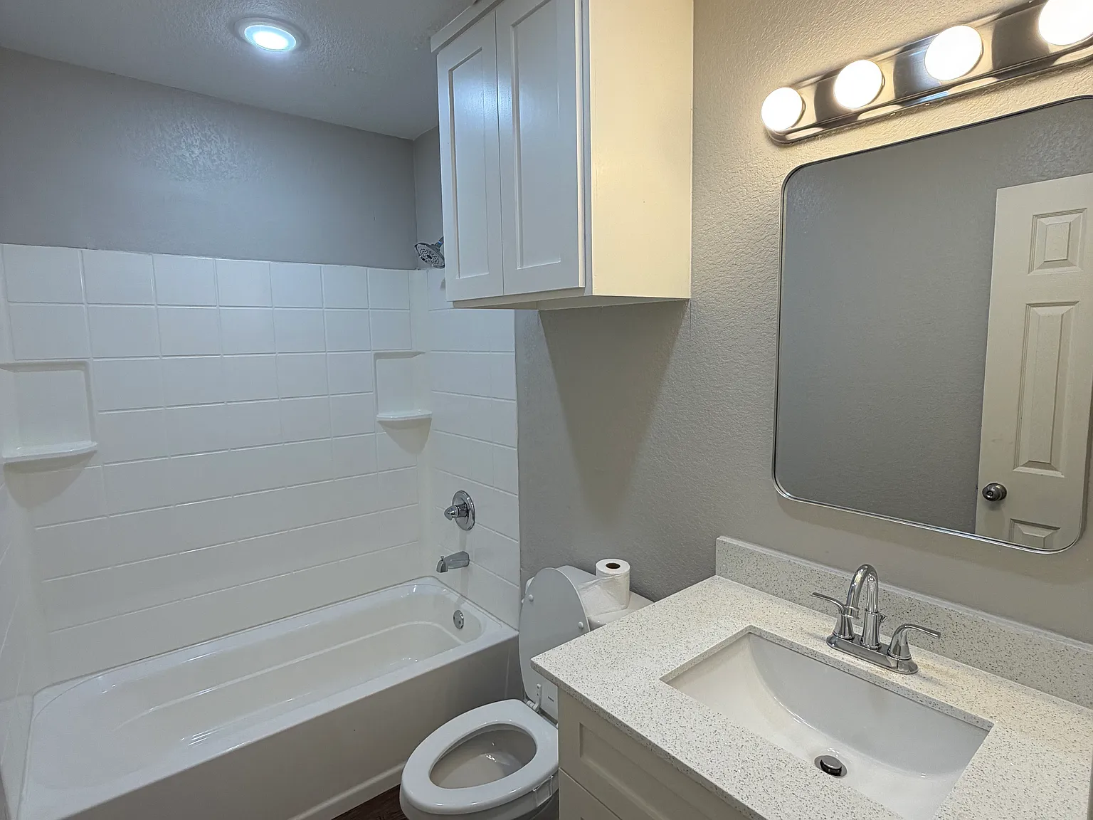 2 bed, 1600 sqft, $1,700 — Photo 3