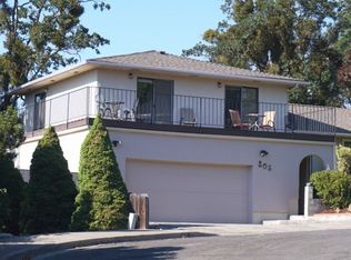 205 Ray St, Phoenix, OR 97535