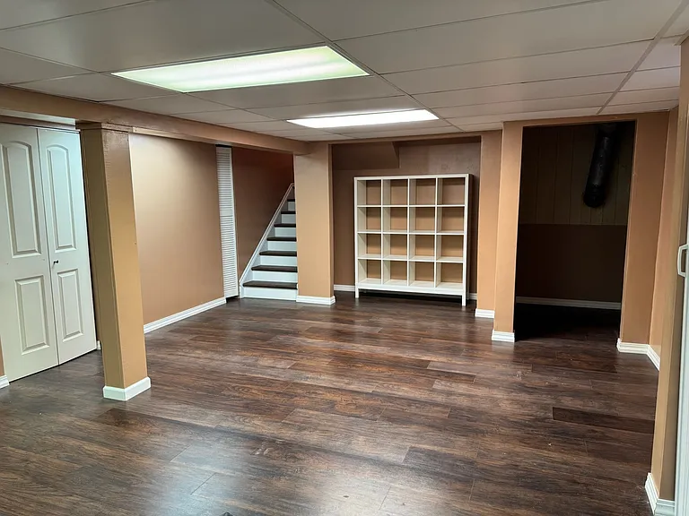 2404 Kenmore Ct — Photo 28