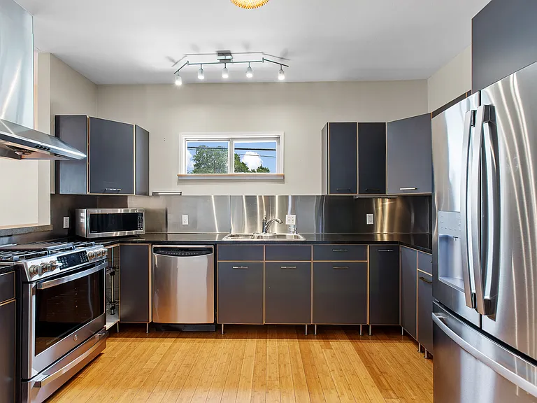 2314 S 5th St — Photo 17