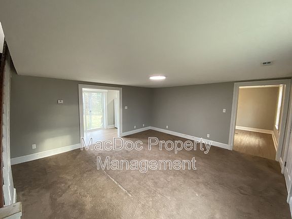 3rd image of 210 Milford St Unit C