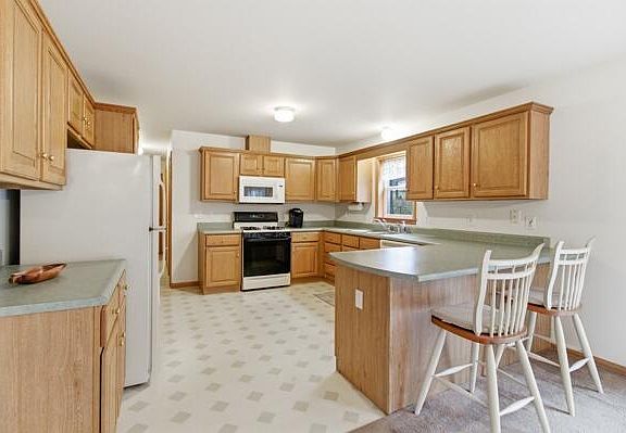 3rd image of 190 Hastings St