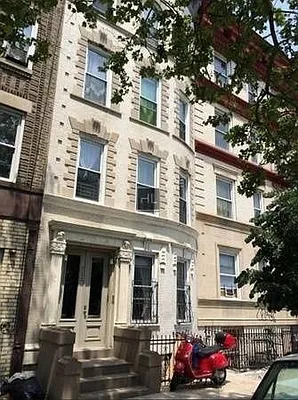 Rented by Highline Residential | media 28