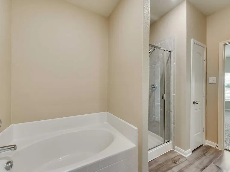 312 Golden Sands Ln — Photo 10