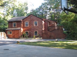 36 Melrose Rd, Dix Hills, NY 11746