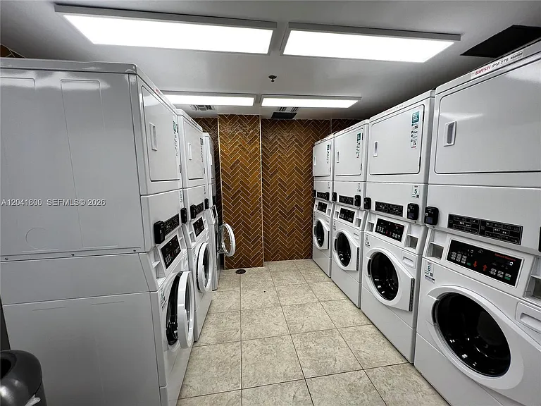 5445 Collins Ave #L3 — Photo 24