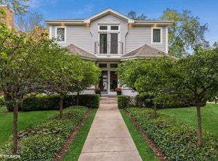 559 S Summit St, Barrington, IL 60010